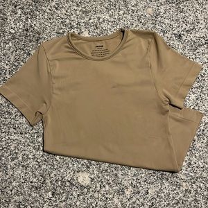 SKIMS Soft Smoothing Seamless T-Shirt NWOT